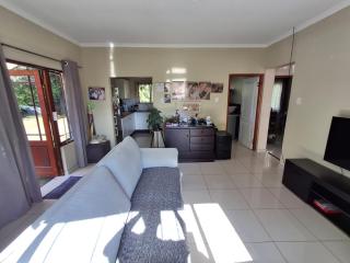 Self Catering on Edward 1 or 2 bedroom - Gillitts - 5