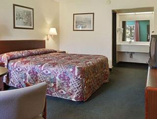 Days Inn by Wyndham Crystal River - Crystal River - 1