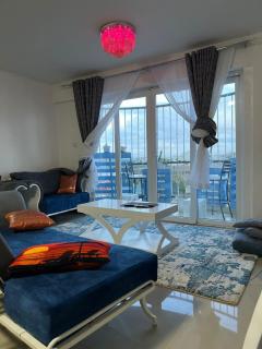 The Coffee Residences at KINGS MILLENNIUM APARTMENTS, near JKI Airport 3 Bedroom - 4