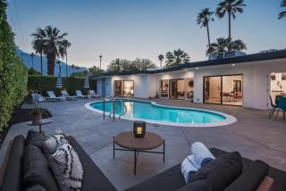 Palm Springs Midtown Midcentury Stunner - Palm Springs - 9
