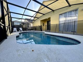 258-5-SV-Cozy home with movie and pool area - 6