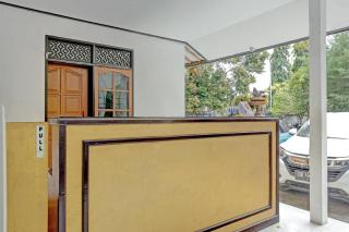 OYO 3096 Hotel Dewi Warsiki Near Gilimanuk Port - 2