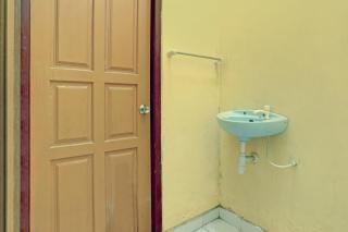 OYO 3096 Hotel Dewi Warsiki Near Gilimanuk Port - 4