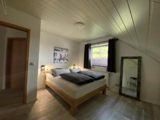 Charmante Ferienwohnung im Grünen - Eisenach - 1