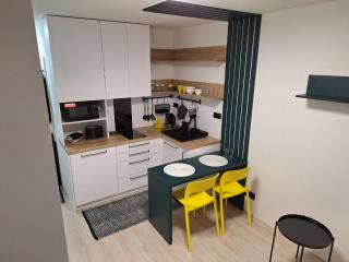 Yellow apt - Košice - 0