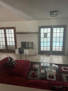 Indoor Heated Pool, Hot Tub and Steam Room - Houston - 3