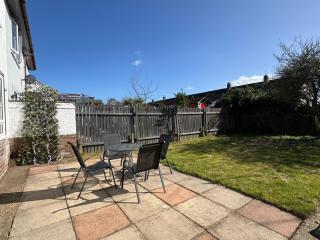 Spacious 4-Bed, 4-Bath Home Near Derby City Centre - 9