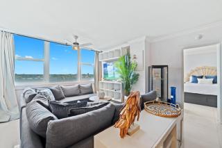 Ocean Beach Condo 3BR On the Sand 505 - Fort Lauderdale - 3