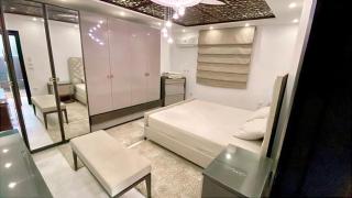 شقة vip فندقية امام حديقة الطفل - Cairo - 5