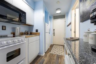 Beautiful Lake View Studio Condo at The Shores 5606 - 7