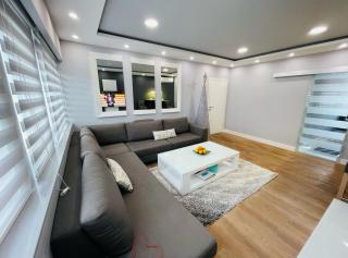 AdiLux Luxurious 3 Bedroom Apartment - Sarajevo - 9