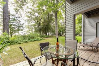Cozy Aviation Style Lake View Condo at The Shores 5658 - Traverse City - 3
