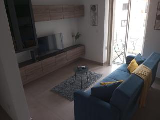 Luxury Two Bedroom Apartment - 8