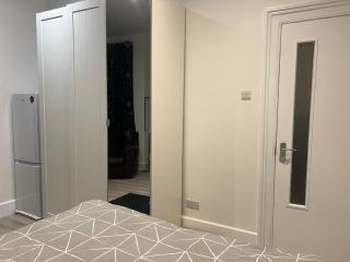Outstanding Studio Flat in West Ealing - Greenford - 6