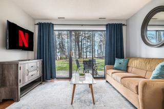 Cozy Bayview 1BDR Walk-out Condo at The Shores 5660 - 9