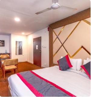 Blossoms Room Hotel Abhi Residency- Opp Hitex Charminar Arch - Hyderabad - 9