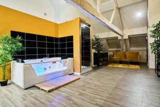 Suite Détente - Jacuzzi & Projection - Roubaix - 9