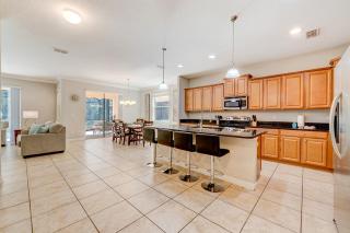 6-Bedroom Disney Villa with 2 En-Suites & Private Pool - Kissimmee - 8
