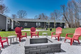 Acres Away Spacious Maine Retreat with Bunkhouse - Eliot - 3