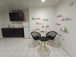 Simple and conveniently located apartment - Asuncion - 9