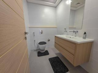 2Bed room at the spark residence - Manama - 7