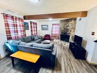 Home in Yosemite-Brookside Cottage-Sleeps 10 - 5
