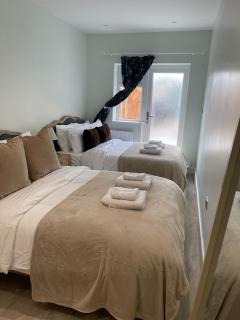 Luxury Retreat sleep 8 Flat, London - Perivale - 6