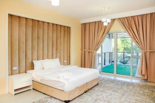 Luxurious 6-BHK Villa with Private Pool in Malibu - Ras al Khaimah - 4