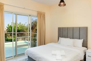 Luxurious 6-BHK Villa with Private Pool in Malibu - 8