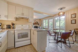 Relax on the Shores of Charming Lac McArthur - Val des Monts - 8