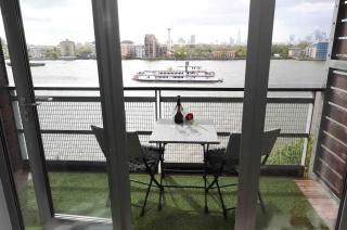 In the River Times View - Londra - 0