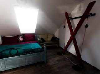 Stylish new "PLAYGROUND" flat with Bondage Cross & Private fitness in new family house - 7