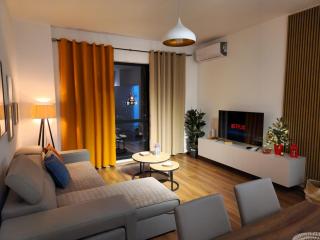 Red & White Palace Apartment - Tirana - 2