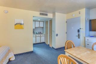 Steps to Beach Bay Watch Resort Studio - Myrtle Beach - 1