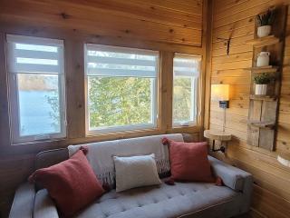 Intimate Cottage and Loft with Epic Lake Views - Val des Monts - 0