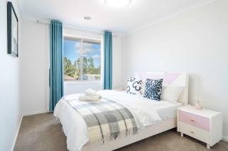 Spacious 4B House in PointCook - 2