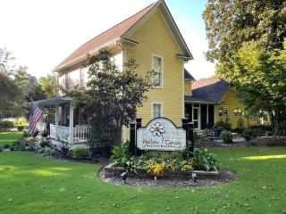 Yellow Daisy Bed and Breakfast - Dahlonega - 0