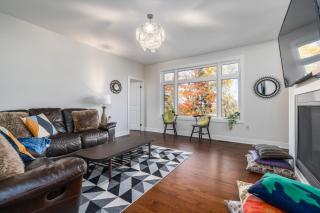 4200sqf Luxury Muskoka Estate in Lake of Bay, Huntsville - 5