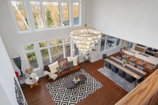 4200sqf Luxury Muskoka Estate in Lake of Bay, Huntsville - 7