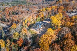 4200sqf Luxury Muskoka Estate in Lake of Bay, Huntsville - 9