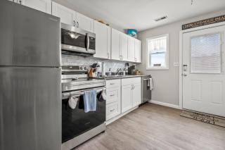 Kitty's Bayside Bungalow - - 2
