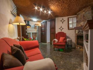 Unique cave house with Jacuzzi in Moya - Moya - 1