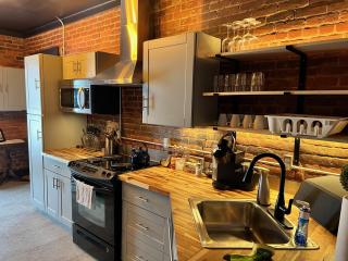 Historic, Stylish Getaway 2 blocks from Waterfront - Bellefonte - 5