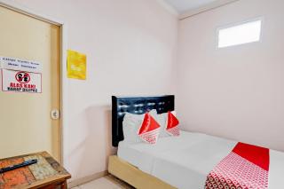 OYO 90234 Dhoho Family Guest House - Kediri - 3