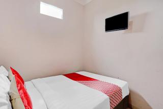 OYO 90234 Dhoho Family Guest House - Kediri - 5