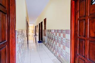 OYO 90234 Dhoho Family Guest House - Kediri - 2