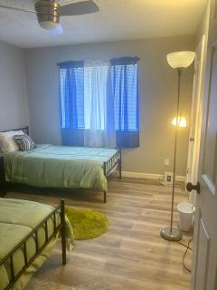 Budget-Friendly, Quiet Shared Stay in Houston - 7