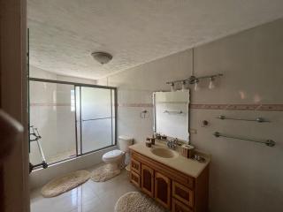 The Mansion Villa - Runaway Bay - 3