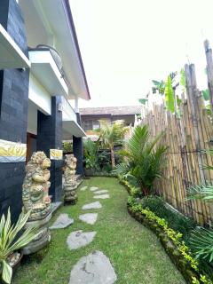 Nugraha Guest House 2 - Ubud - 2