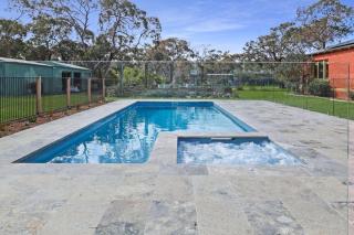 Homestead Pool House Private cabin w shared Spa Basketball court Heated Pool Minutes to Adventure Park and beaches - Wallington - 5